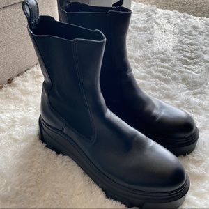 ZARA CHUNY PLATFORM CHELSEA BOOTS